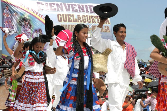 Reseña sobre Oaxaca, imágenes, tradiciones y fotos: Corazón de fuego y piedra